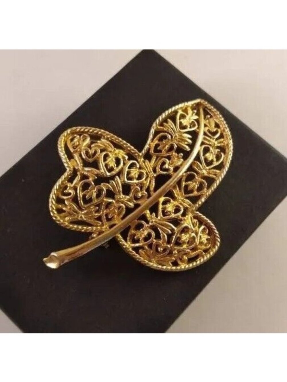 Vintage Gold-tone heart filigree leaf brooch Autumn